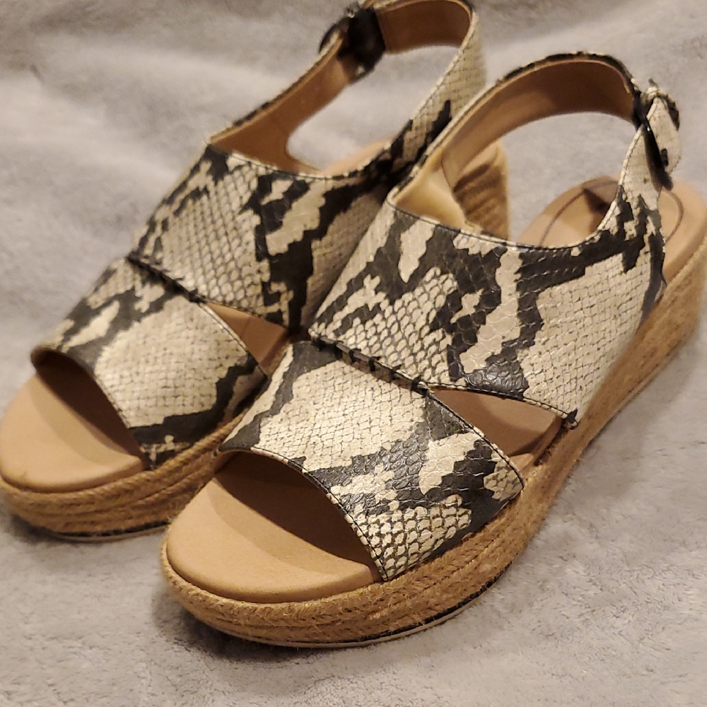 Snakeskin Pattern Wedge Sandals